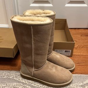 NIB - UGG Classic Tall, Size 6 Sand